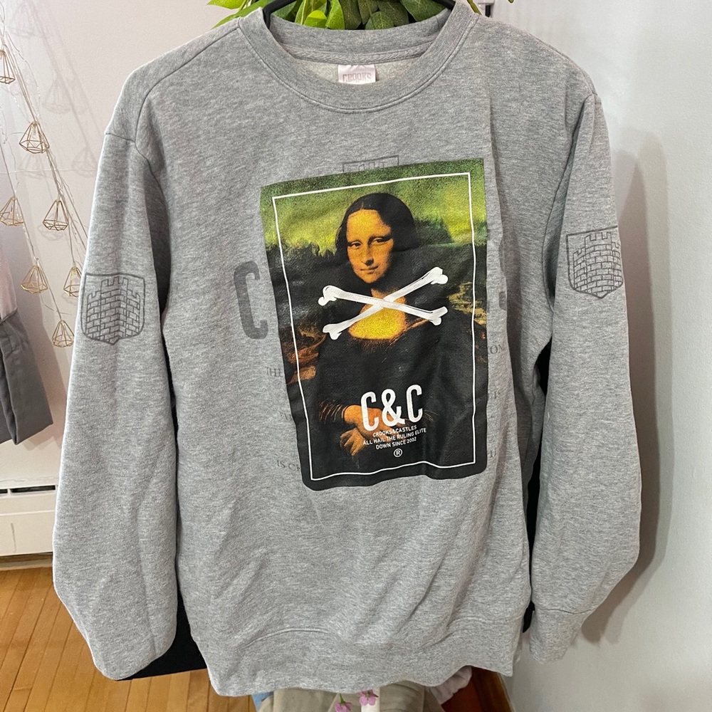 Sweatshirt